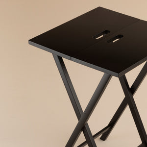 Folding table